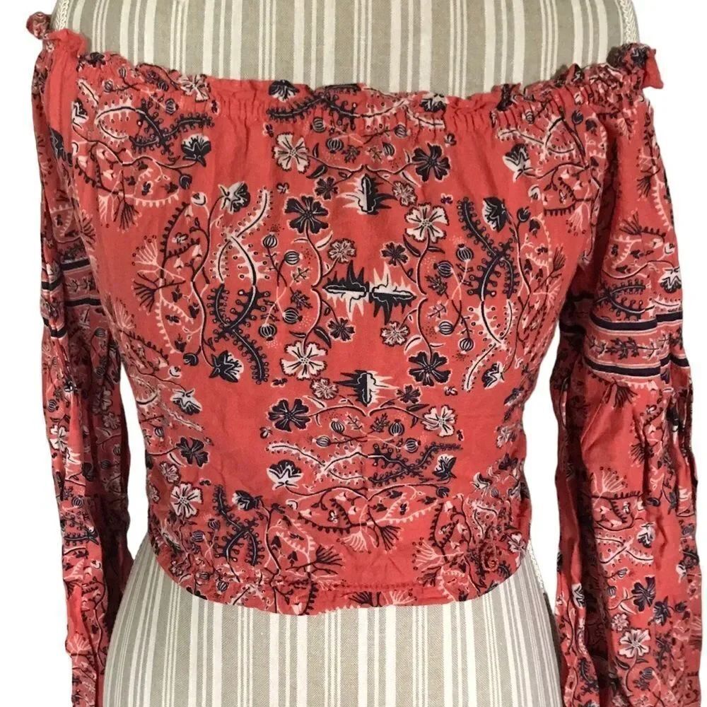 Chelsea and Violet size small awesome off the shoulder top perfect condition